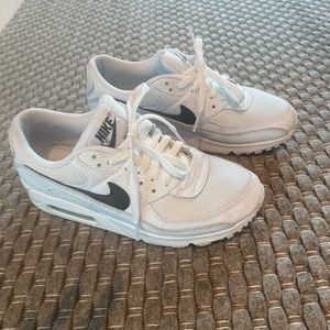 Nike Airmax 90 Black and White